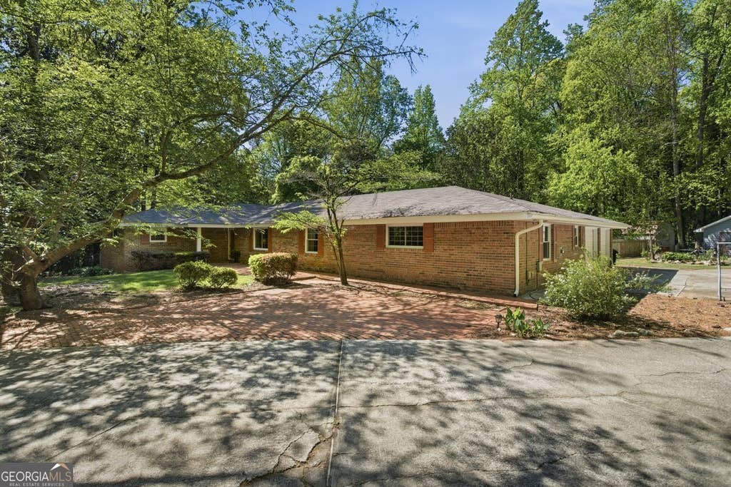 Photo of 2907 Glad Dale Drive SE, Conyers, GA 30094 (MLS # 10832980)