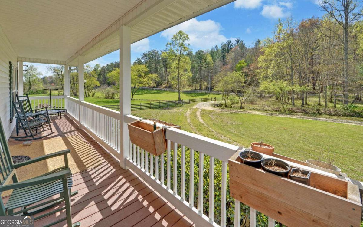 202 Dove LN