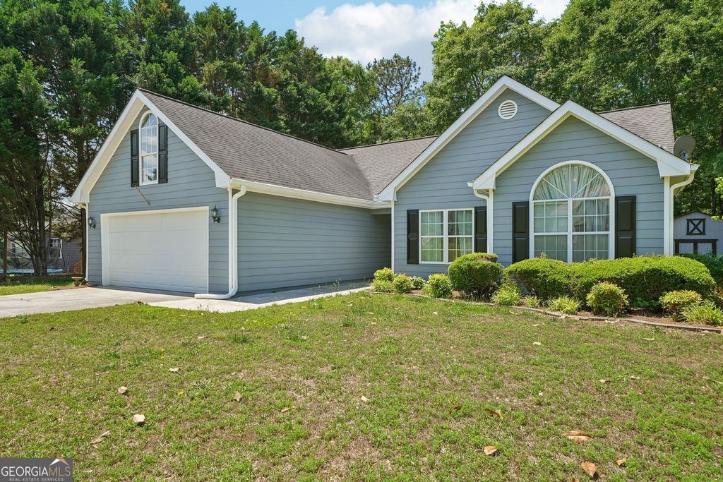 Photo of 420 Towler Court, Loganville, GA 30052 (MLS # 10763725)