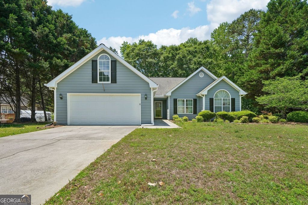 Photo of 420 Towler Court, Loganville, GA 30052 (MLS # 10763725)
