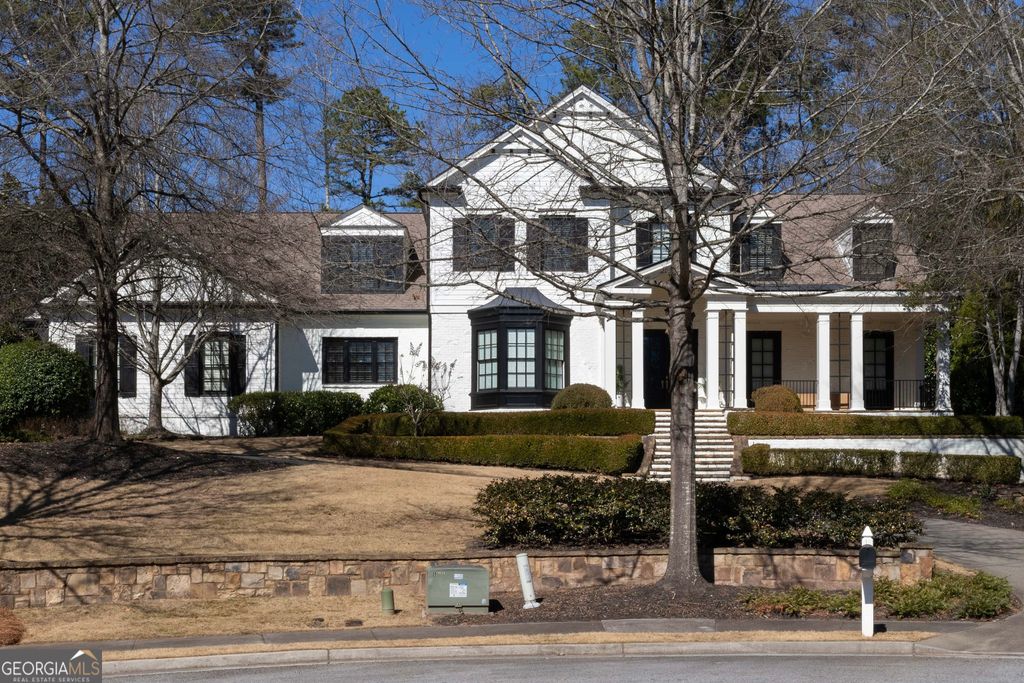 Photo of 980 Fenimore Circle, Sandy Springs, GA 30350 (MLS # 10692640)