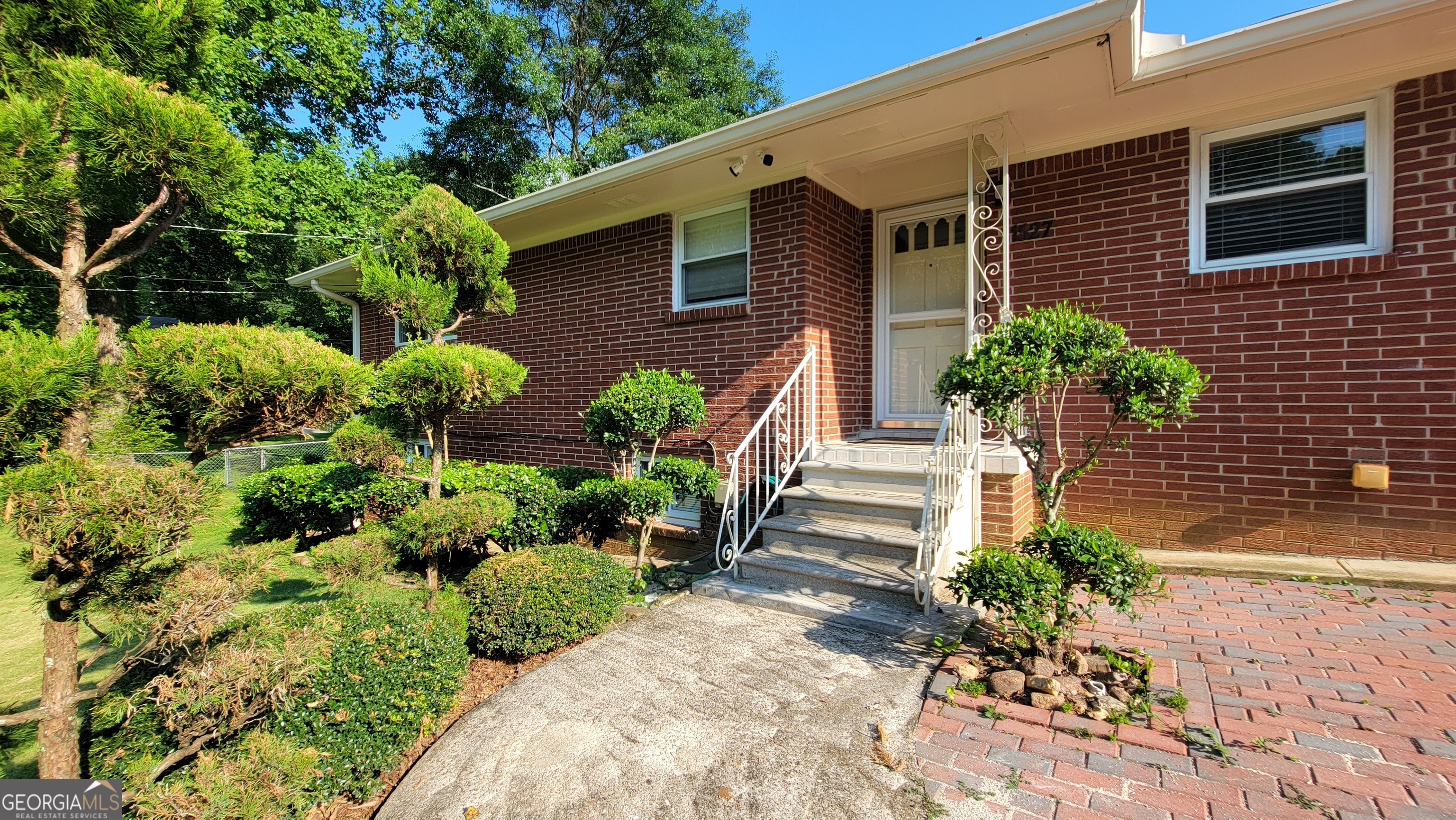 1527 Patricia DR