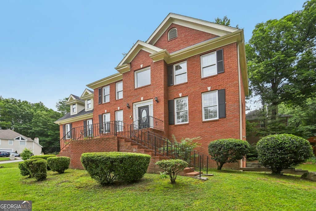 Photo of 1811 Lake Cove Drive SW, Atlanta, GA 30331 (MLS # 10785428)