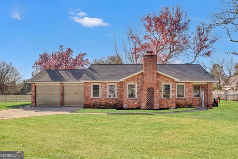 A home in Fort Valley