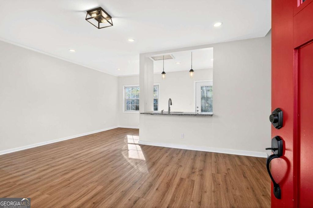 Photo of 2918 Highland Drive SE, Smyrna, GA 30080 (MLS # 10654879)