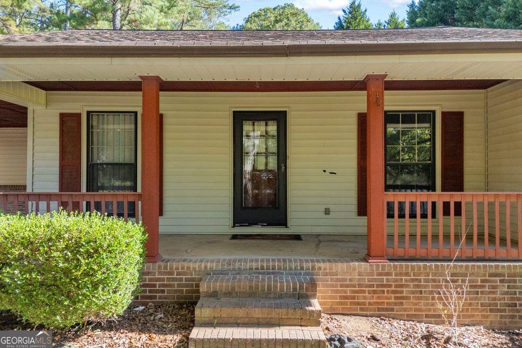 Photo of 871 Whispering Way, Winder, GA 30680 (MLS # 10876898)