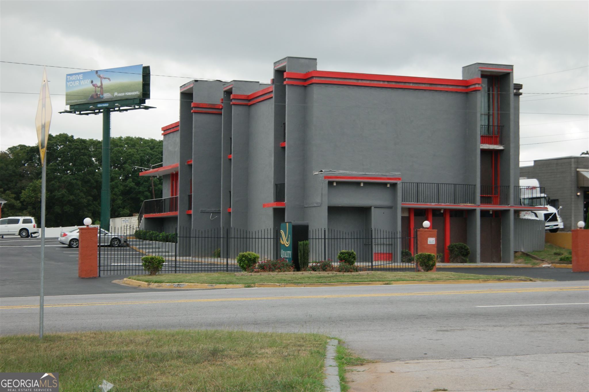 4498 Washington