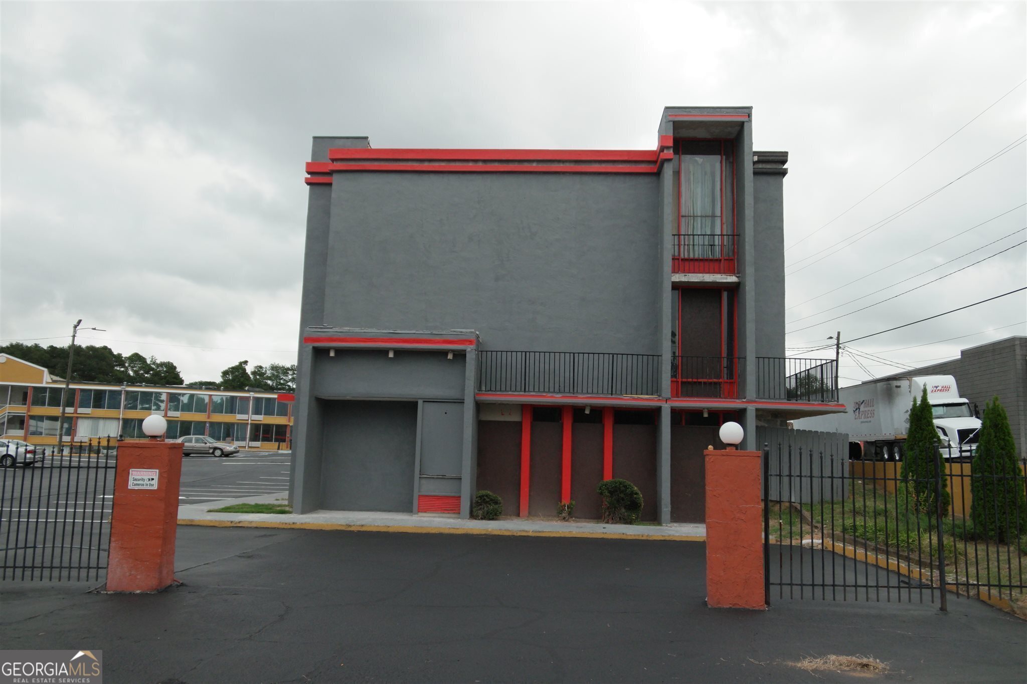 4498 Washington