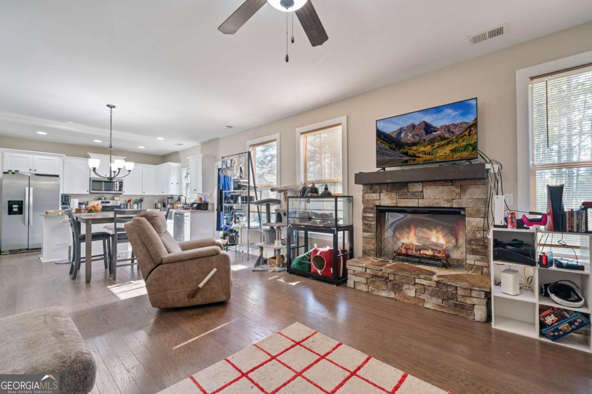 16 Griffin Mill DR NW