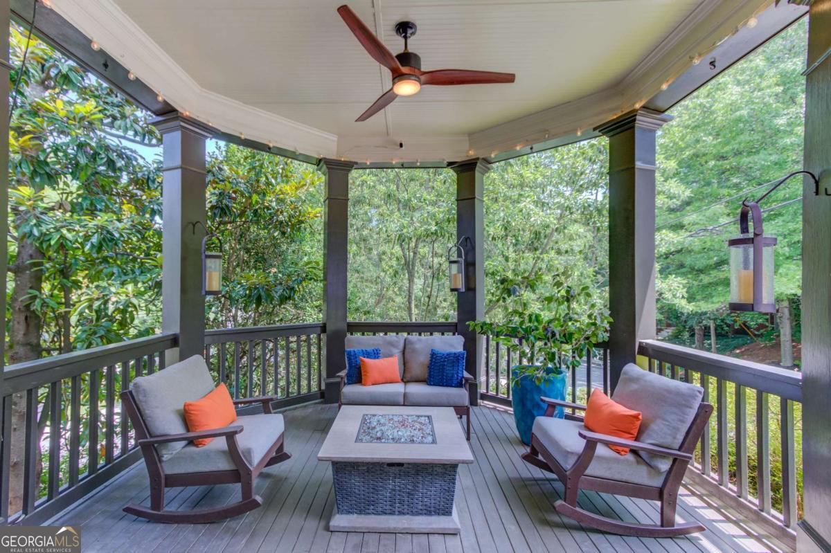 260 W Peachtree ST