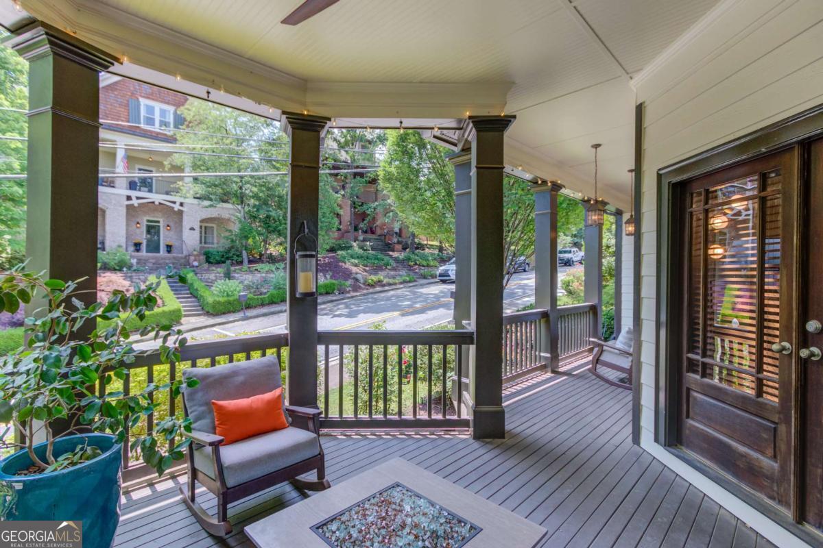 260 W Peachtree ST