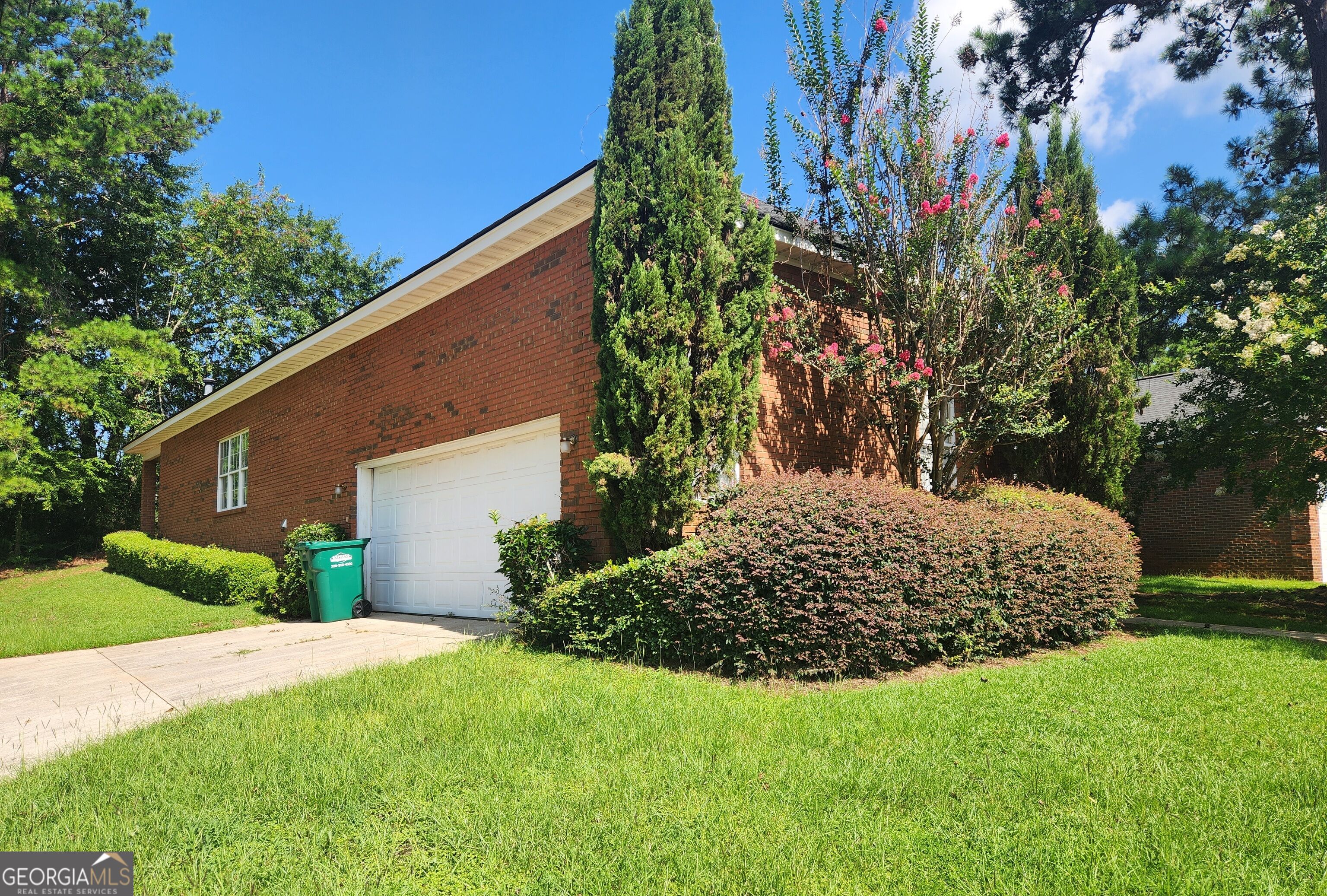 1817 Regalwood DR
