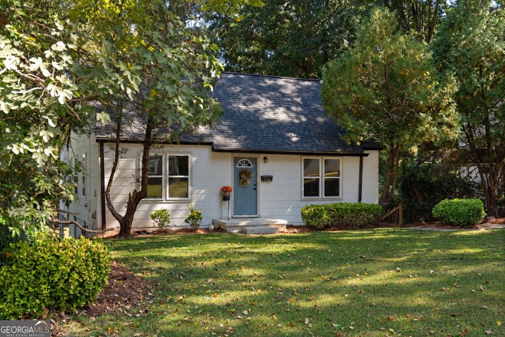 Photo of 2126 Pinehurst Drive, Atlanta, GA 30344 (MLS # 10879438)