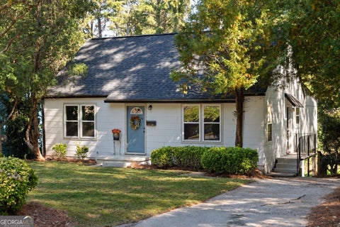 Photo of 2126 Pinehurst Drive, Atlanta, GA 30344 (MLS # 10879438)
