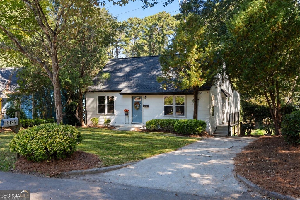 Photo of 2126 Pinehurst Drive, Atlanta, GA 30344 (MLS # 10879438)