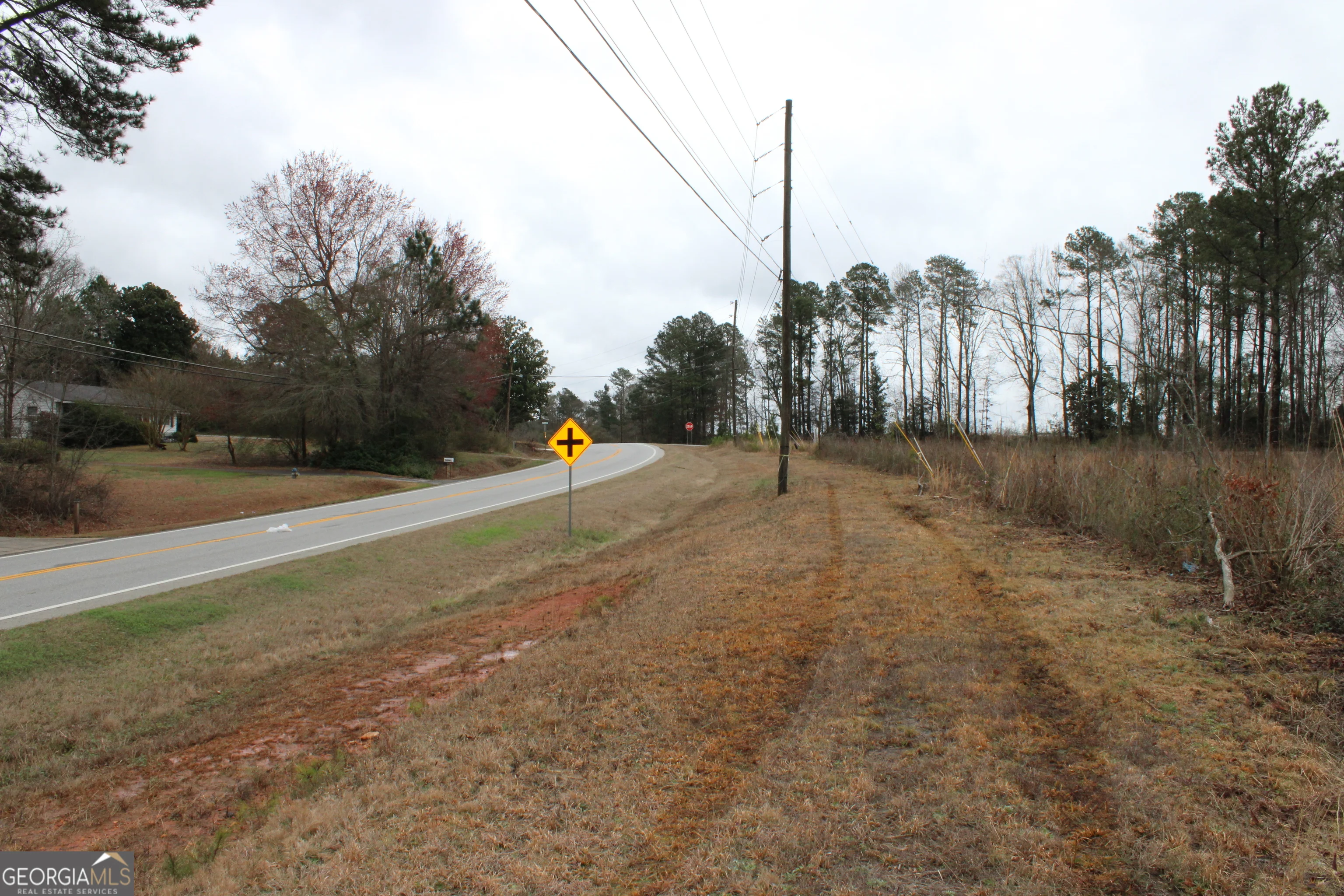 1262 Highway 16 E