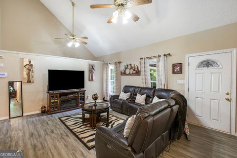 Single Family Residence in Villa Rica GA 8851 Timmons Circle 23.jpg