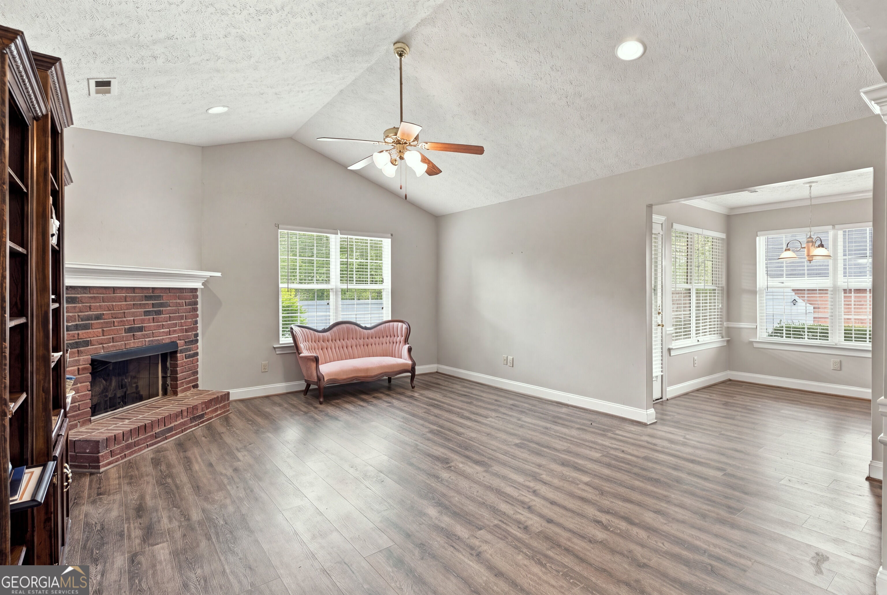 1 N Pointe Drive, NE
