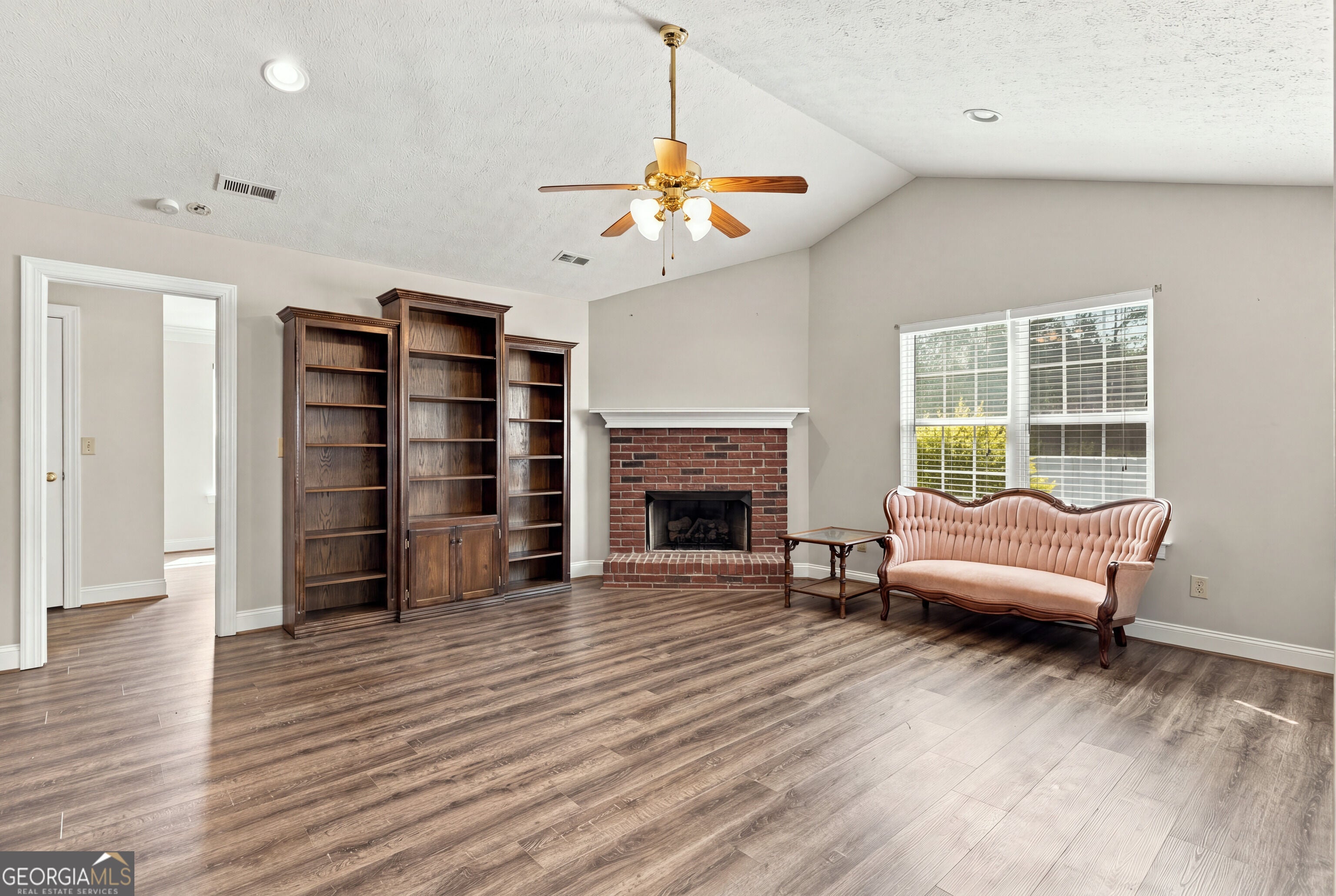 1 N Pointe Drive, NE