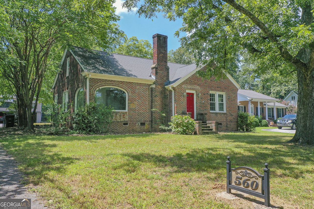 560 Athens ST