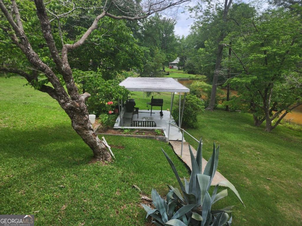 Photo of 366 E Pine Lake Drive, West Point, GA 31833 (MLS # 10772563)