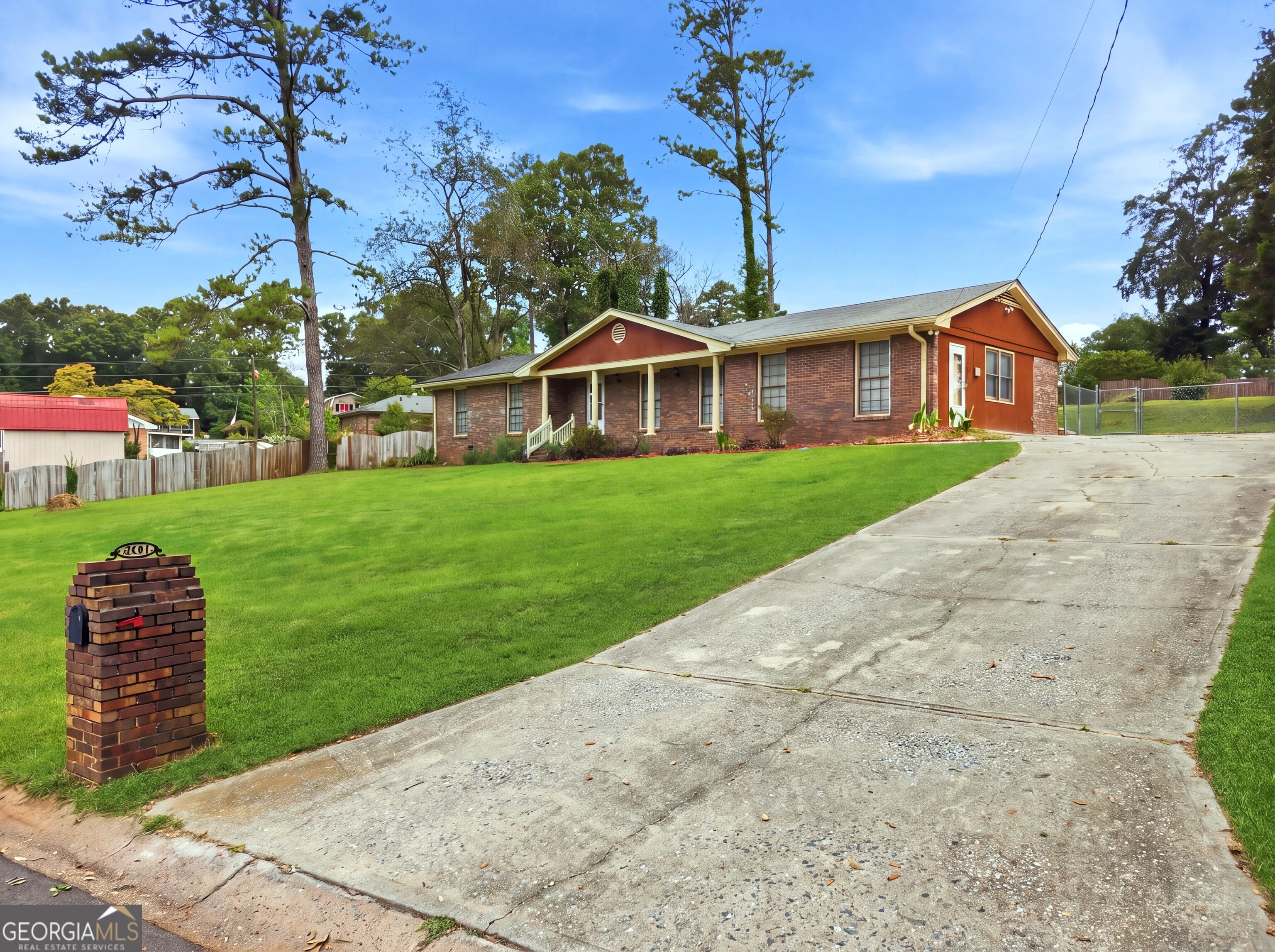 2681 Kings CIR