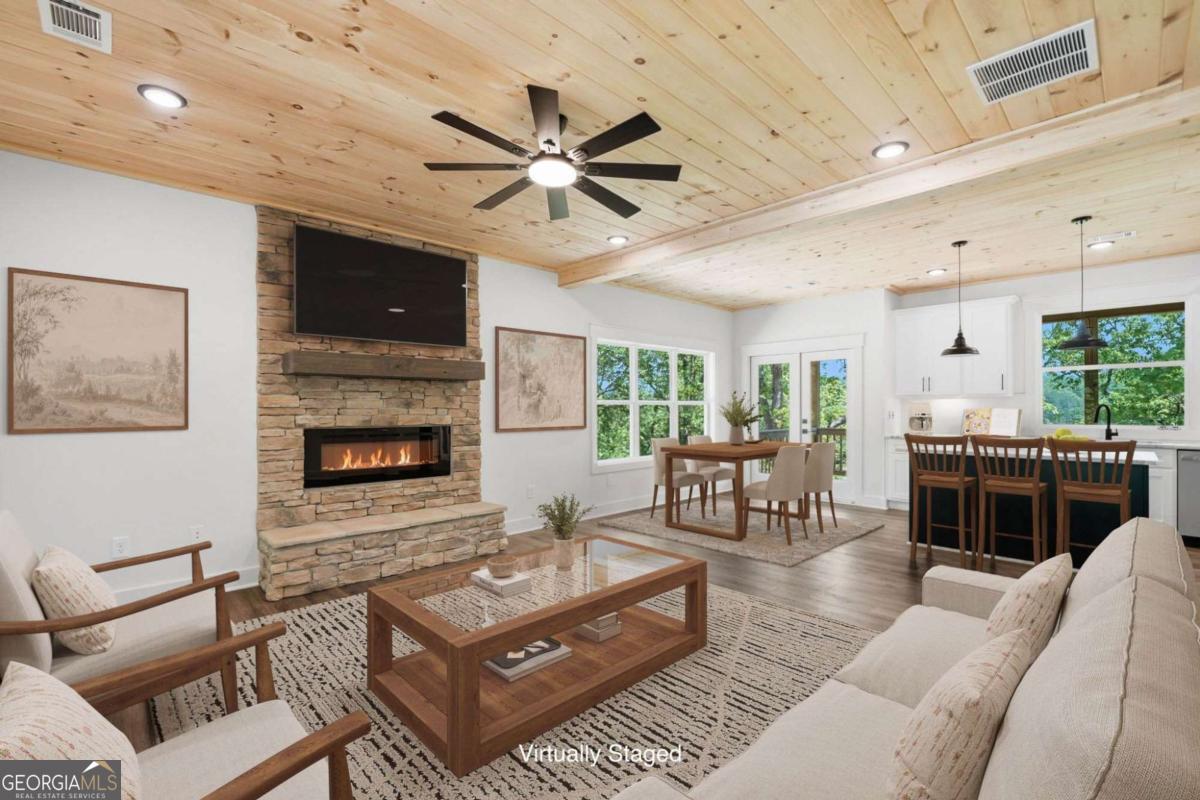 1600 Dover DR