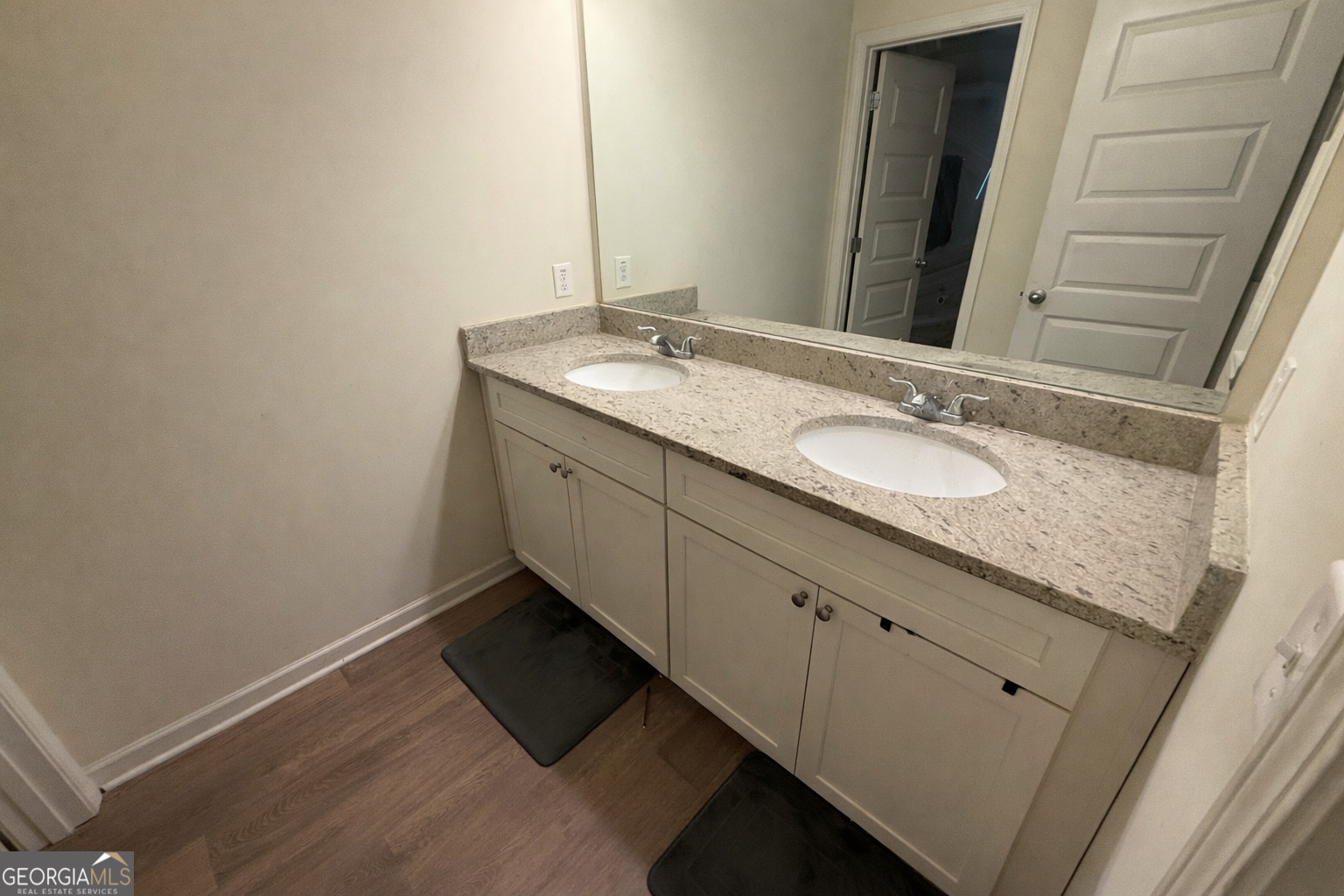 649 Carlton Pointe DR