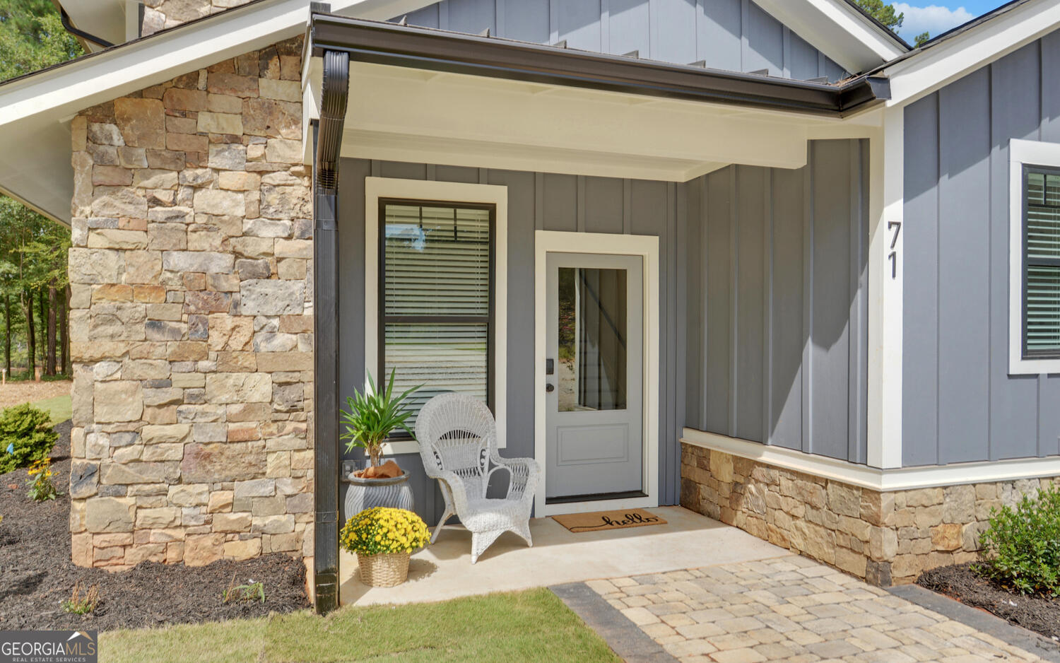 71 Woodlake Crt