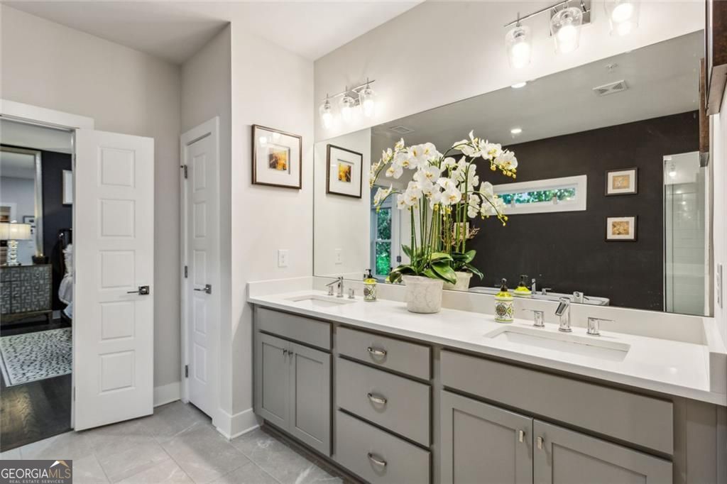 Atlanta, Georgia 30309, United States, 4 Bedrooms Bedrooms, ,4 BathroomsBathrooms,Residential,Active,159017