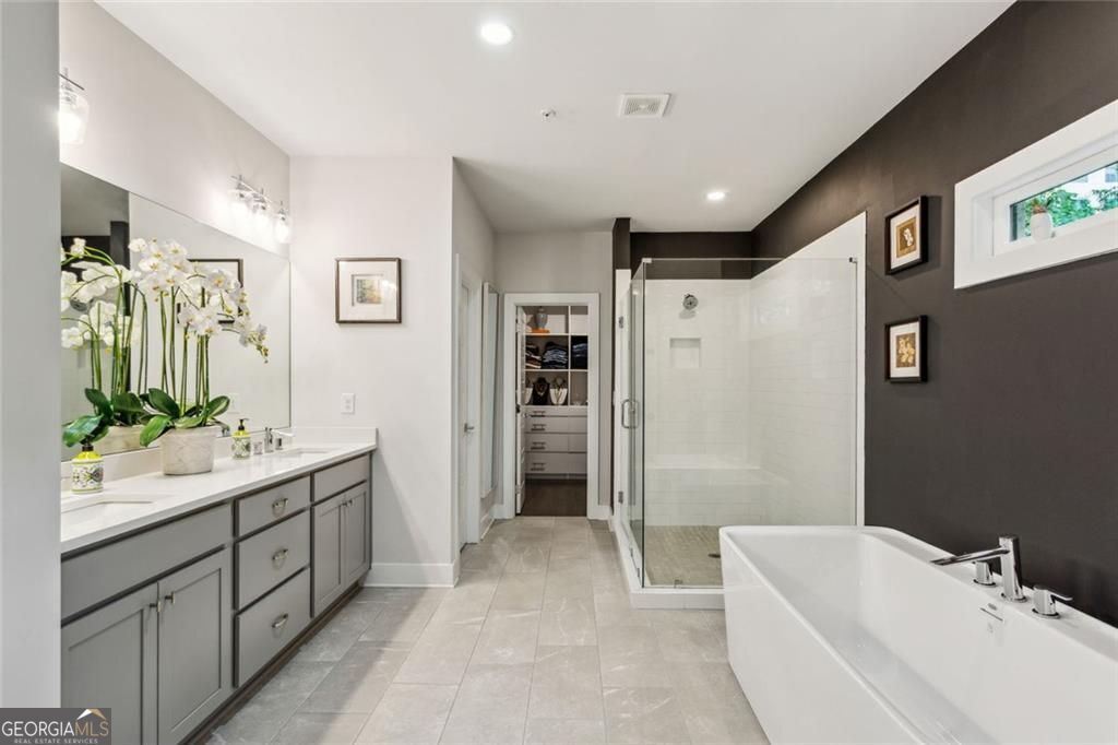 Atlanta, Georgia 30309, United States, 4 Bedrooms Bedrooms, ,4 BathroomsBathrooms,Residential,Active,159017