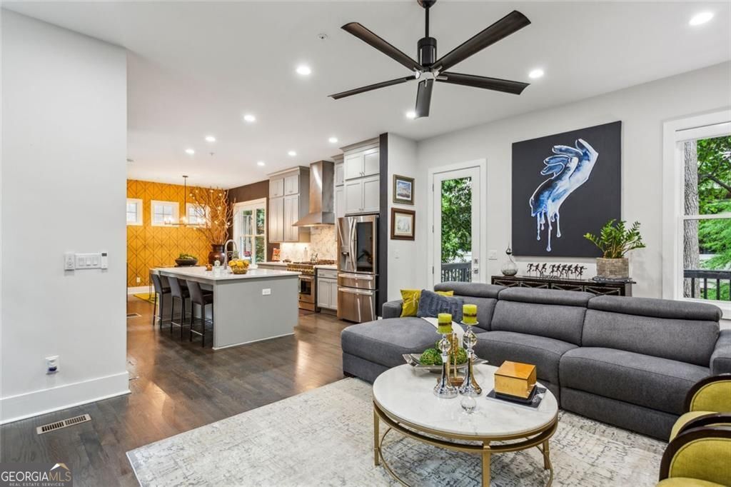 Atlanta, Georgia 30309, United States, 4 Bedrooms Bedrooms, ,4 BathroomsBathrooms,Residential,Active,159017