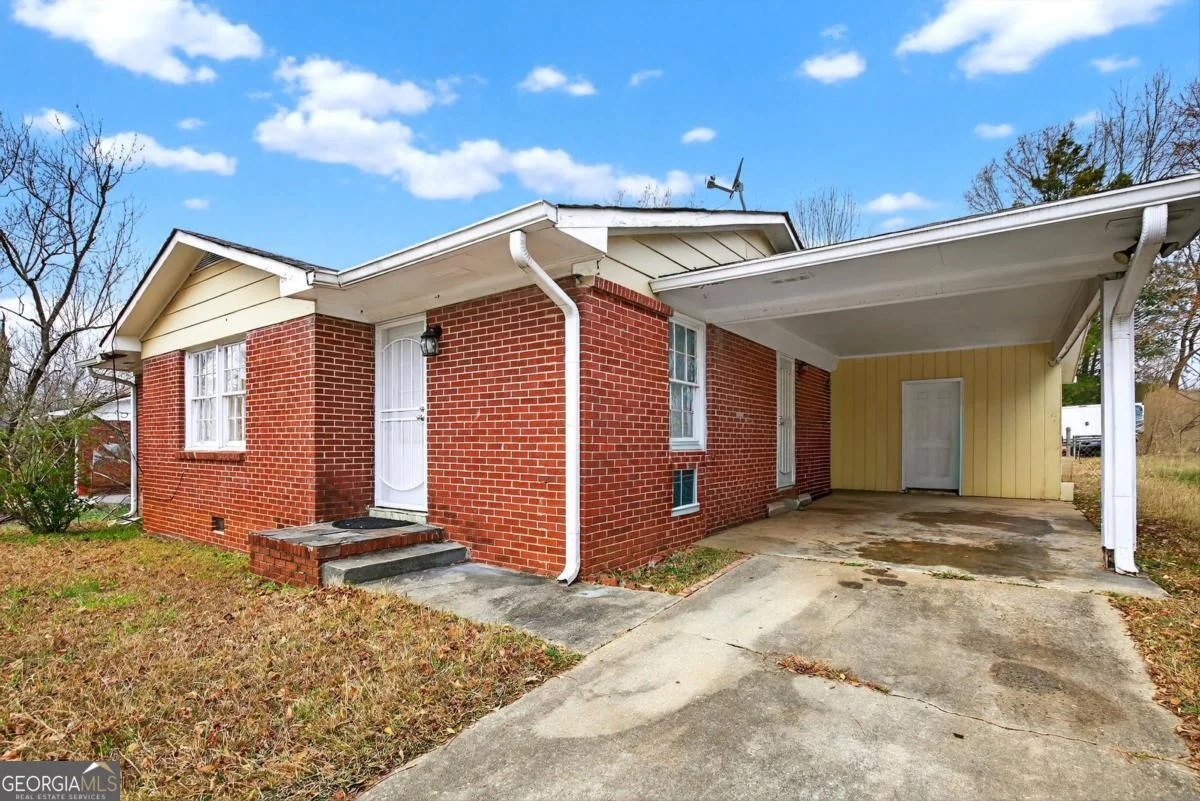 1742 Cardinal Road