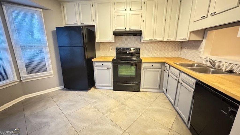 Photo of 1115 Country Club Place NW, Kennesaw, GA 30144 (MLS # 10675344)