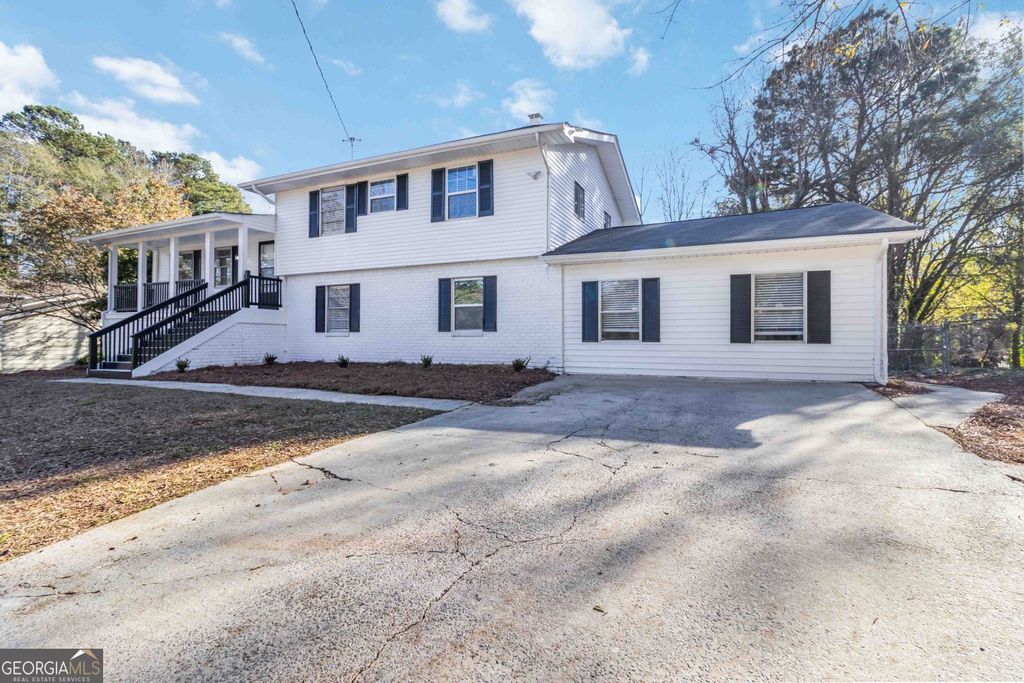 Photo of 1535 Lake Jodeco Road, Jonesboro, GA 30236 (MLS # 10770584)