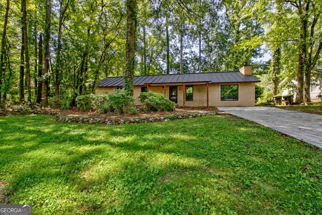 Photo of 11 Logwood Lane, Newnan, GA 30265 (MLS # 10808733)