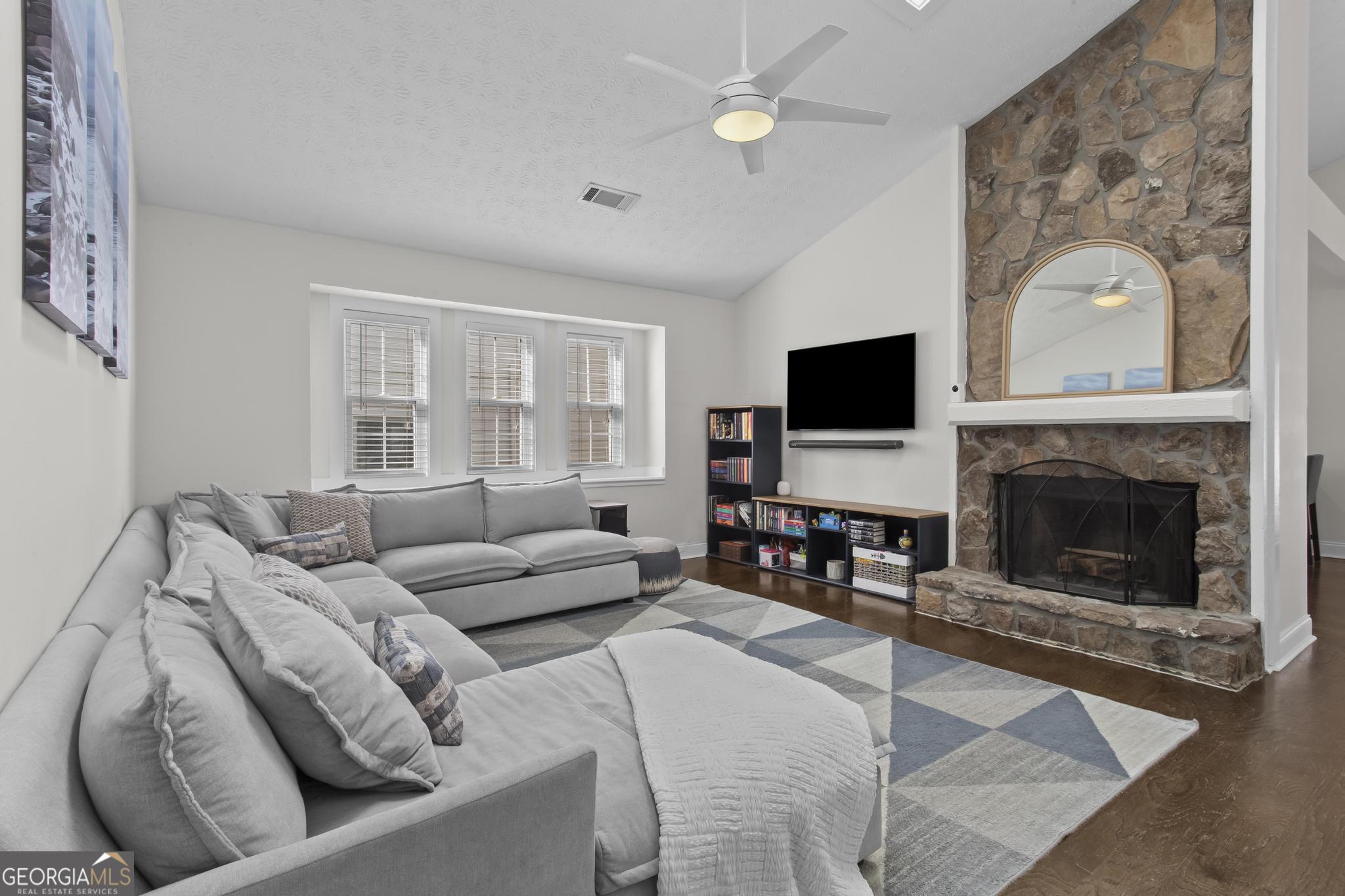 1133 Capital Club CIR NE