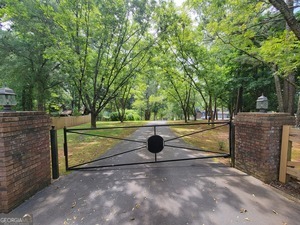 45 Surrey Chase DR