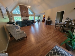 45 Surrey Chase DR