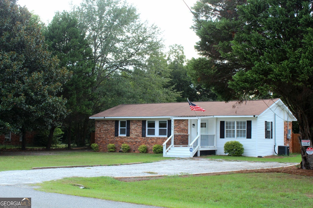 Photo of 1515 Rockdale Drive, Dublin, GA 31021 (MLS # 10837823)