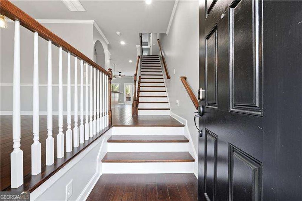 Photo of 7375 Glisten Avenue, Atlanta, GA 30328 (MLS # 10721821)