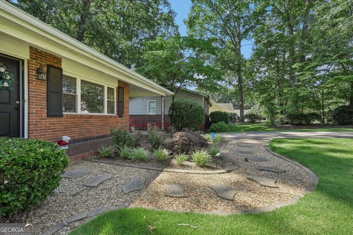 2331 Cortez WAY NE