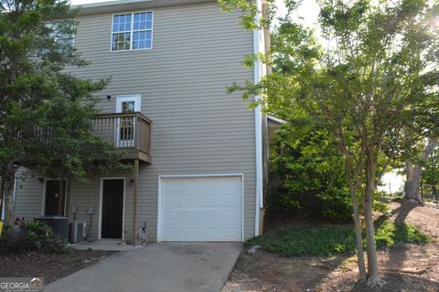 A home in Newnan