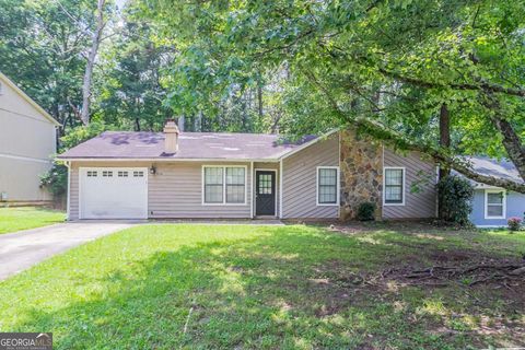 Photo of 914 Hemingway Road, Stone Mountain, GA 30088 (MLS # 10556553)