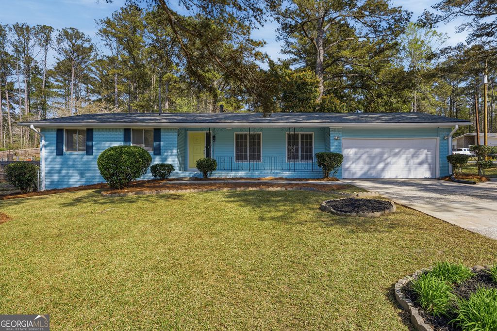 Photo of 2494 Fairway Circle SW, Atlanta, GA 30331 (MLS # 10720333)