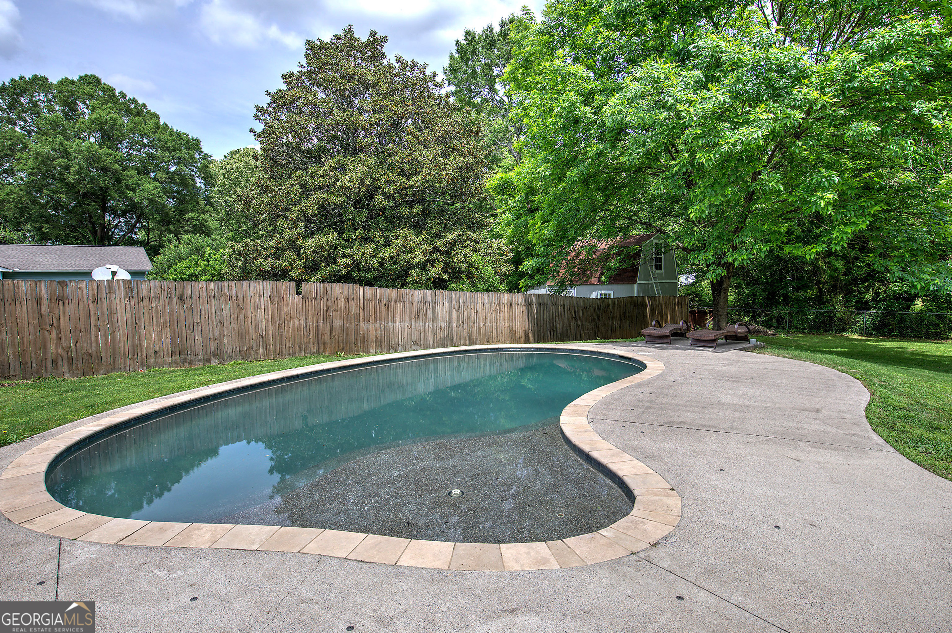 16 Van Tassel DR SE