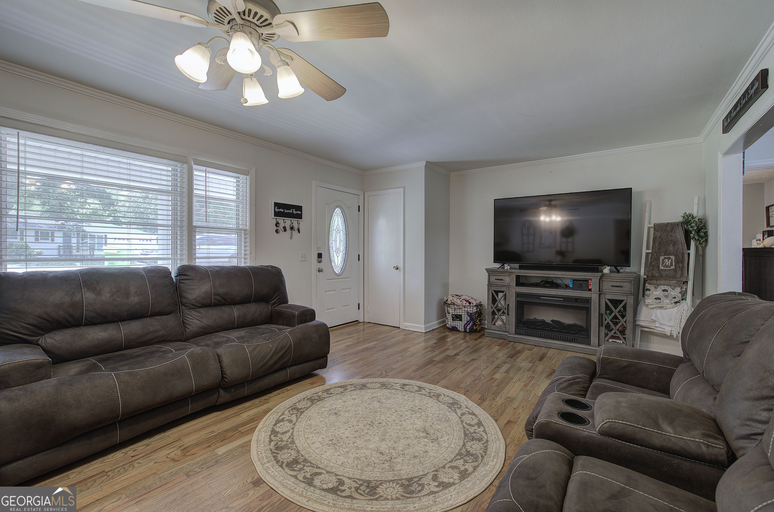 16 Van Tassel DR SE