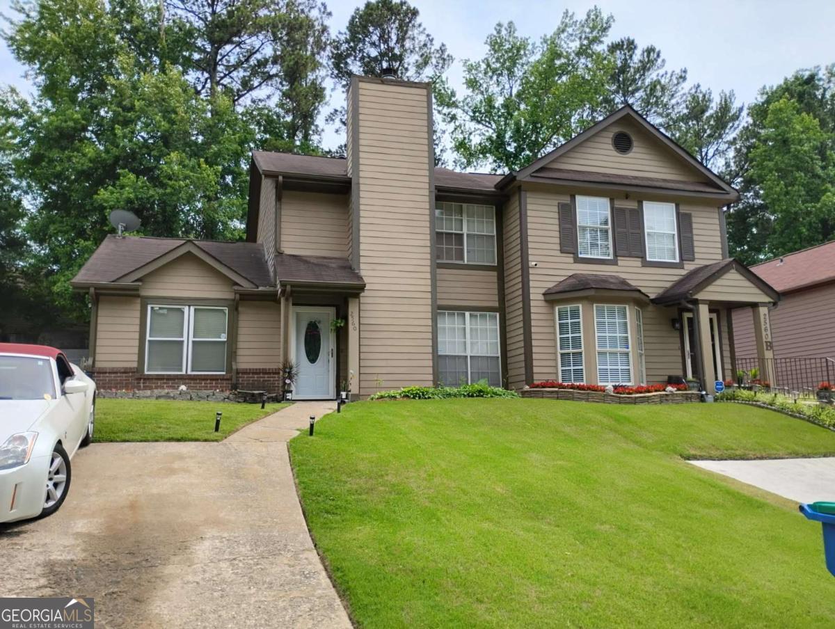 Charming townhome located in the desirable Picardy Circle South community, just minutes from Old National Hwy in College Park. This spacious home features 3 bedrooms and 2.5 bathrooms, perfect for comfortable living. Enjoy the convenience of a dedicated parking pad right in front of the home. Ideally situated minutes from shopping and dining, this property offers both comfort and convenience. Don't miss the opportunity to make this wonderful home yours! Discounted rate options and no lender fee future refinancing may be available for qualified buyers of this home.