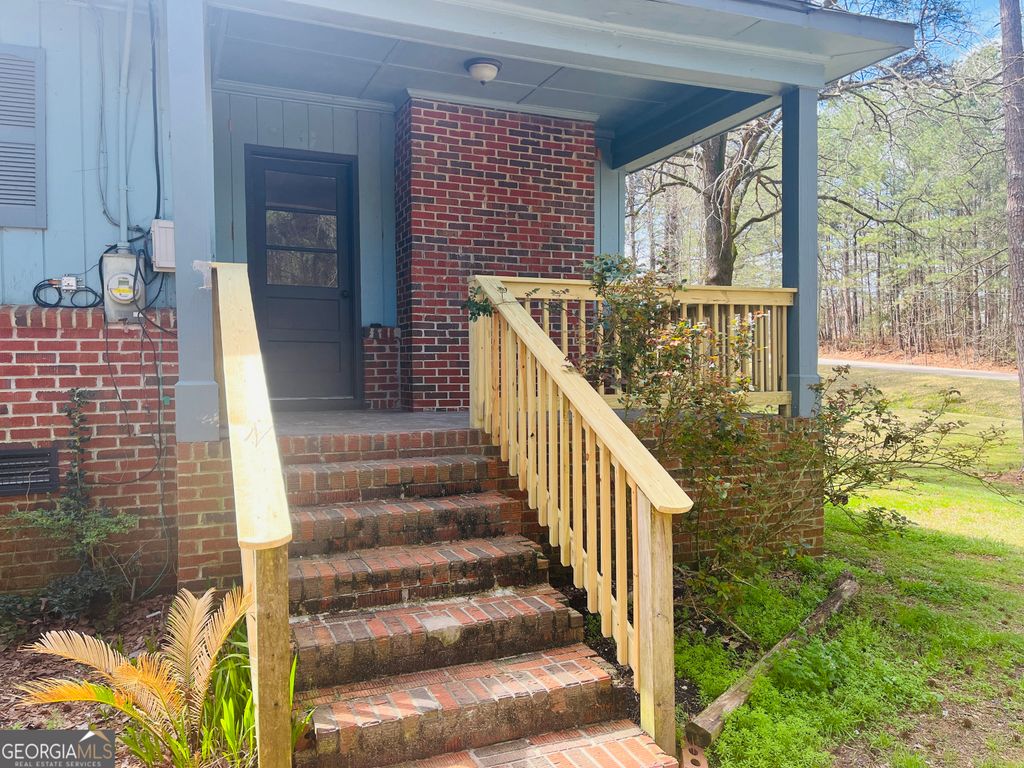 Photo of 32 N Cove Road, Hogansville, GA 30230 (MLS # 10709024)