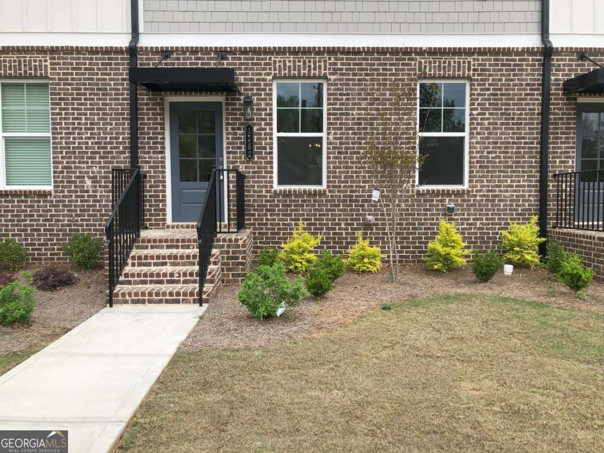 1282 Ainsworth ALY